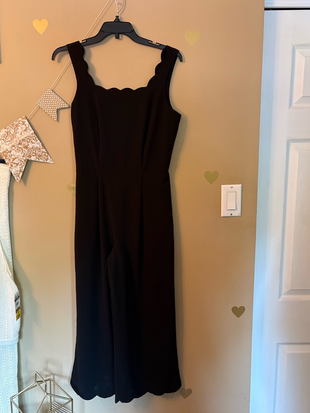 Monteau Black Scallop-Edge Sleeveless Jumpsuit - Picture 2 of 10